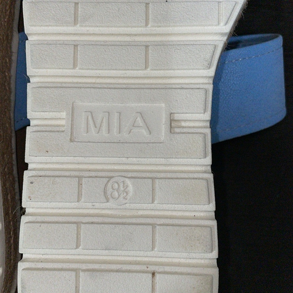 BNWOT MIA Blue and Tan Platform Sandals with Double-Strap Design - Picture 6 of 7